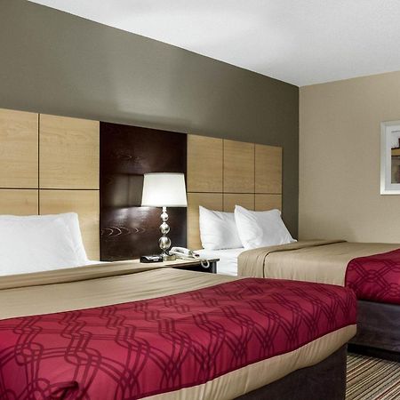 Econo Lodge Grand Forks Exterior foto